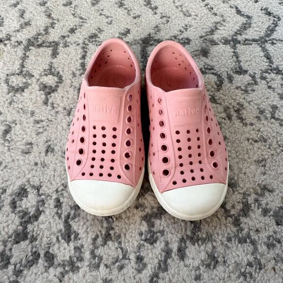 Native Light Pink Shoes Size 8C - Picture 1 of 6